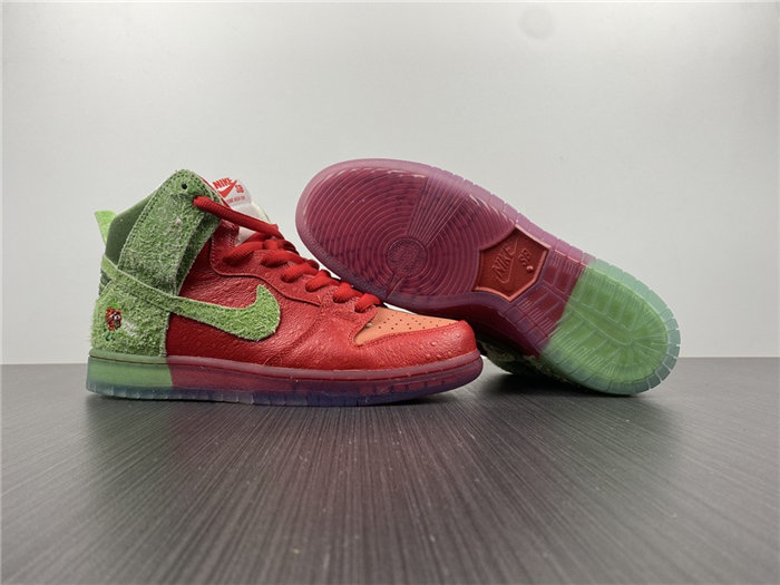 Dunk SB Nike SB Dunk High “Strawberry Cough" CW7093-600