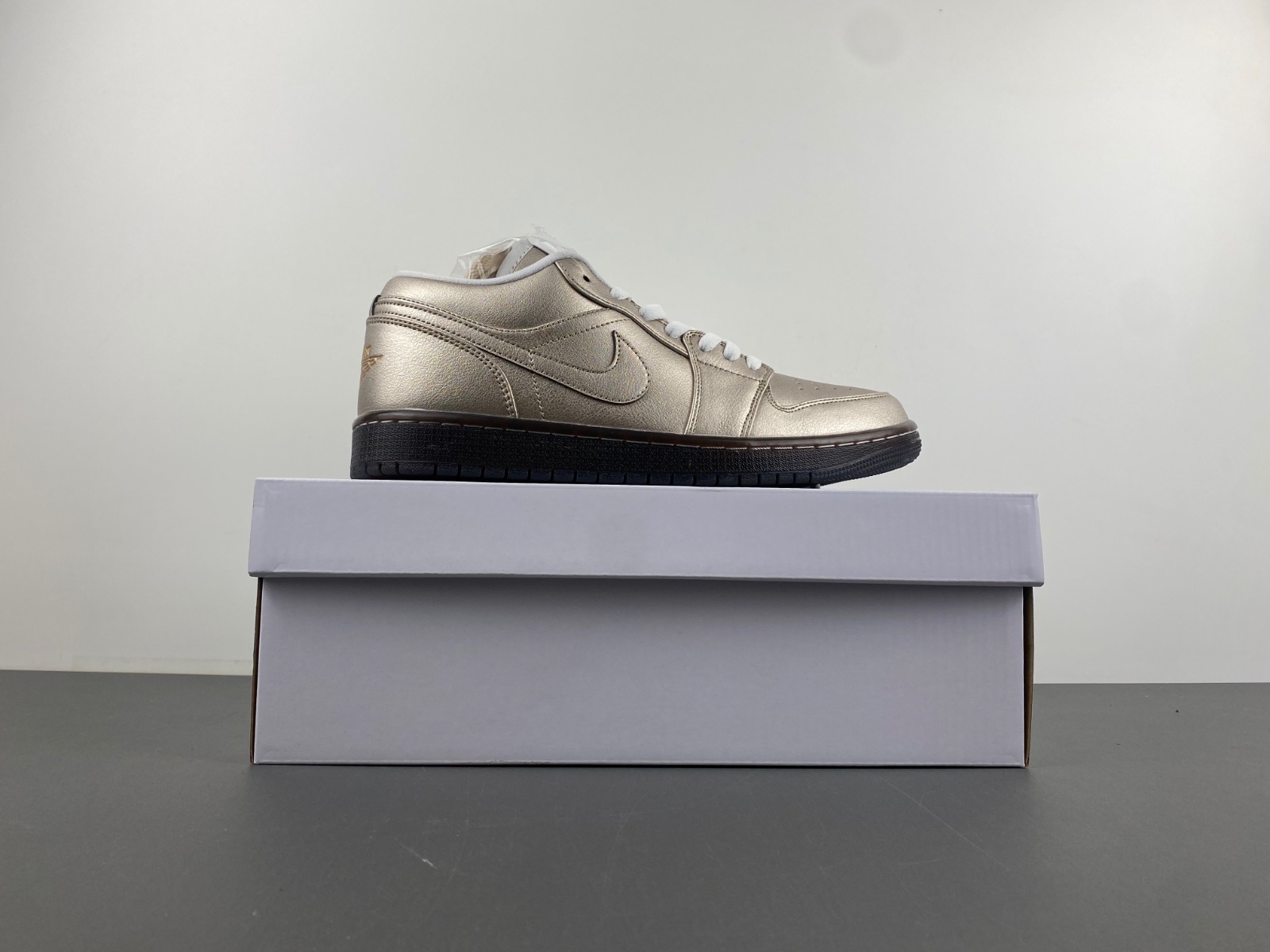 Air Jordan 1 Low HQ3529-099