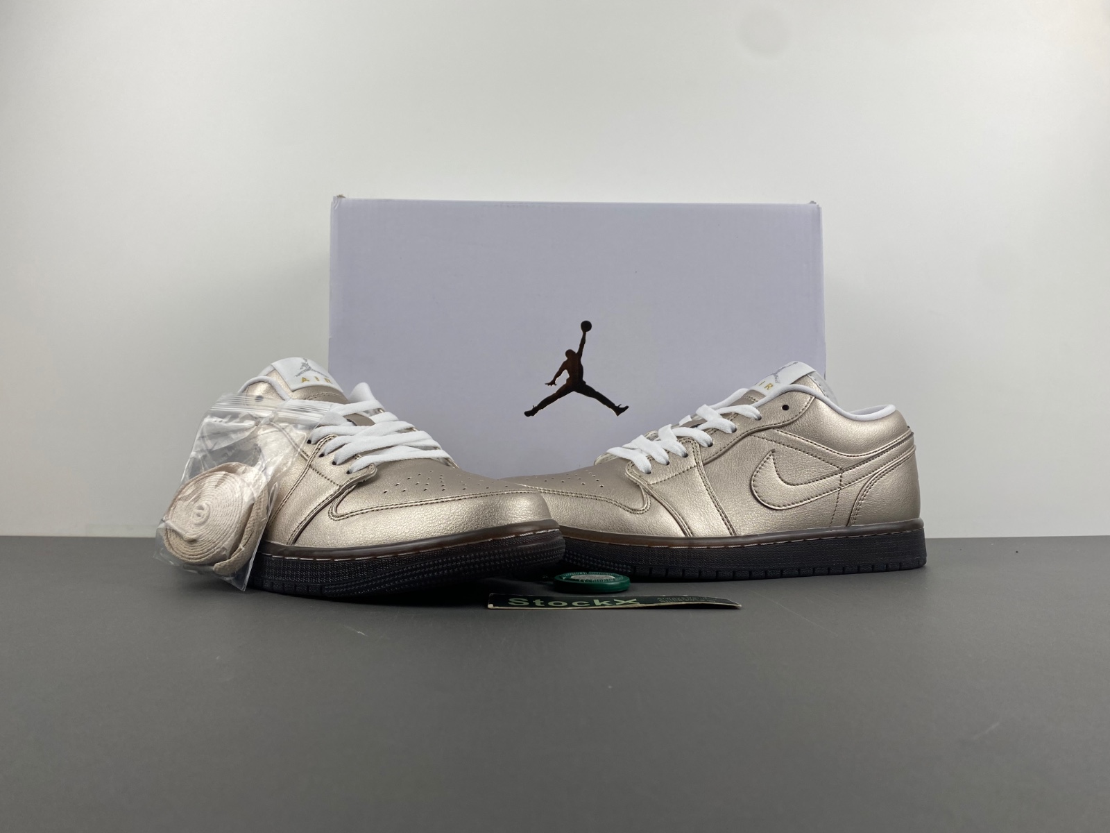 Air Jordan 1 Low HQ3529-099