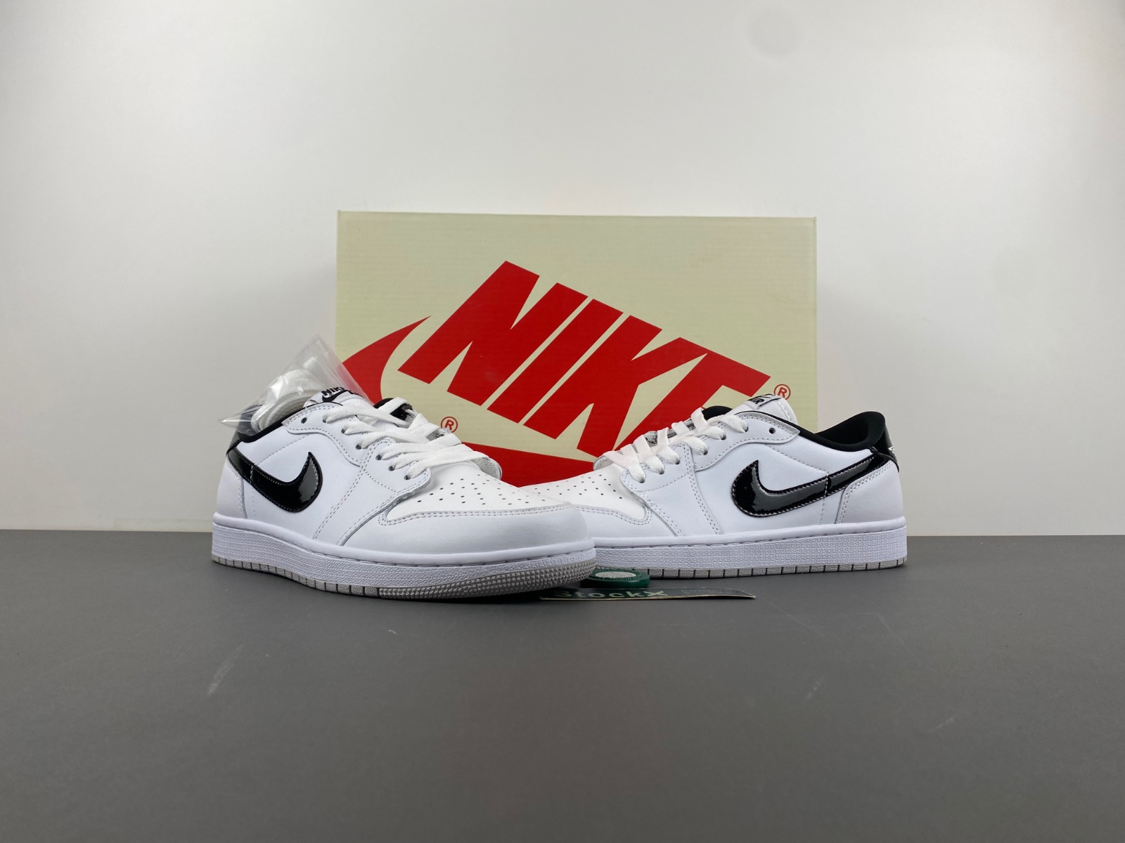 Air Jordan 1 Low FB9933-102