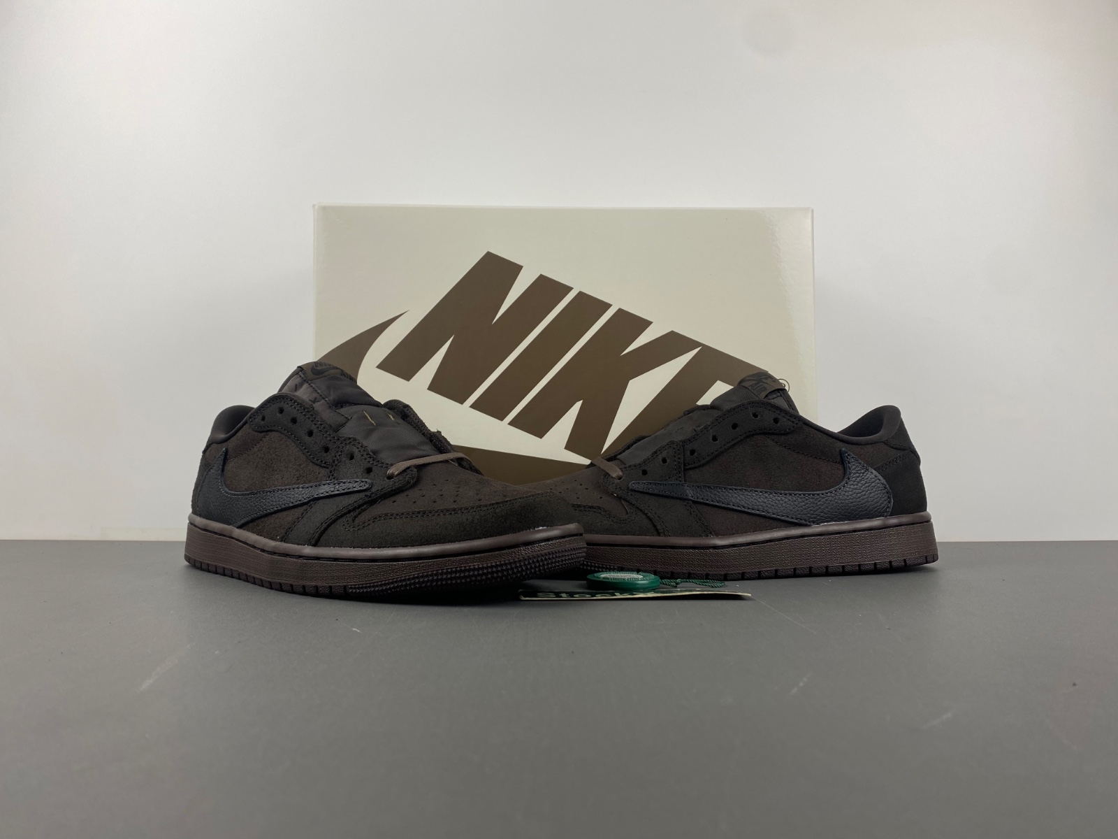 Travis Scott x Air Jordan 1 Low OG “ DM7866-202