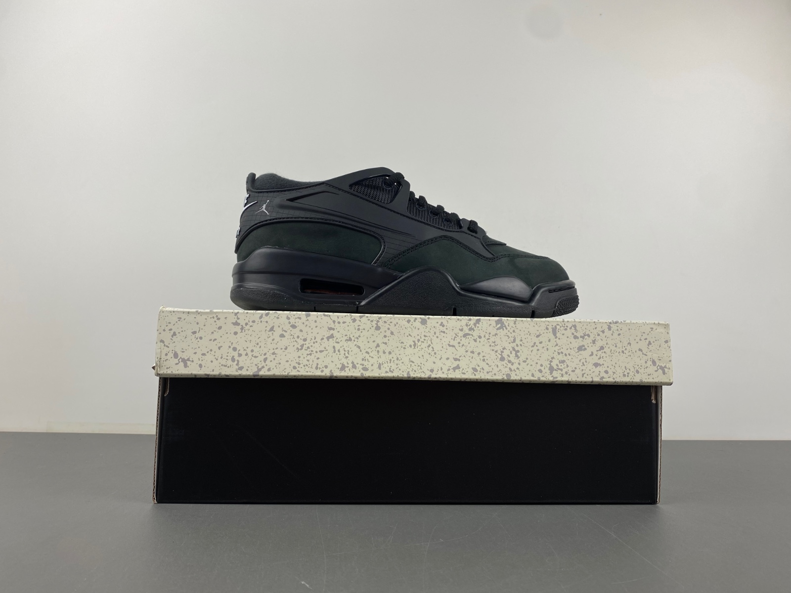 Air Jordan 4 RM “Black Cat” 4 RM FQ7939-004