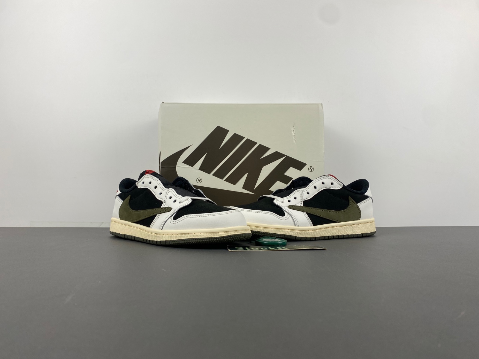 Travis Scott x Jordan 1 Retro Low OG SP PS ''Olive'' DZ5909-106