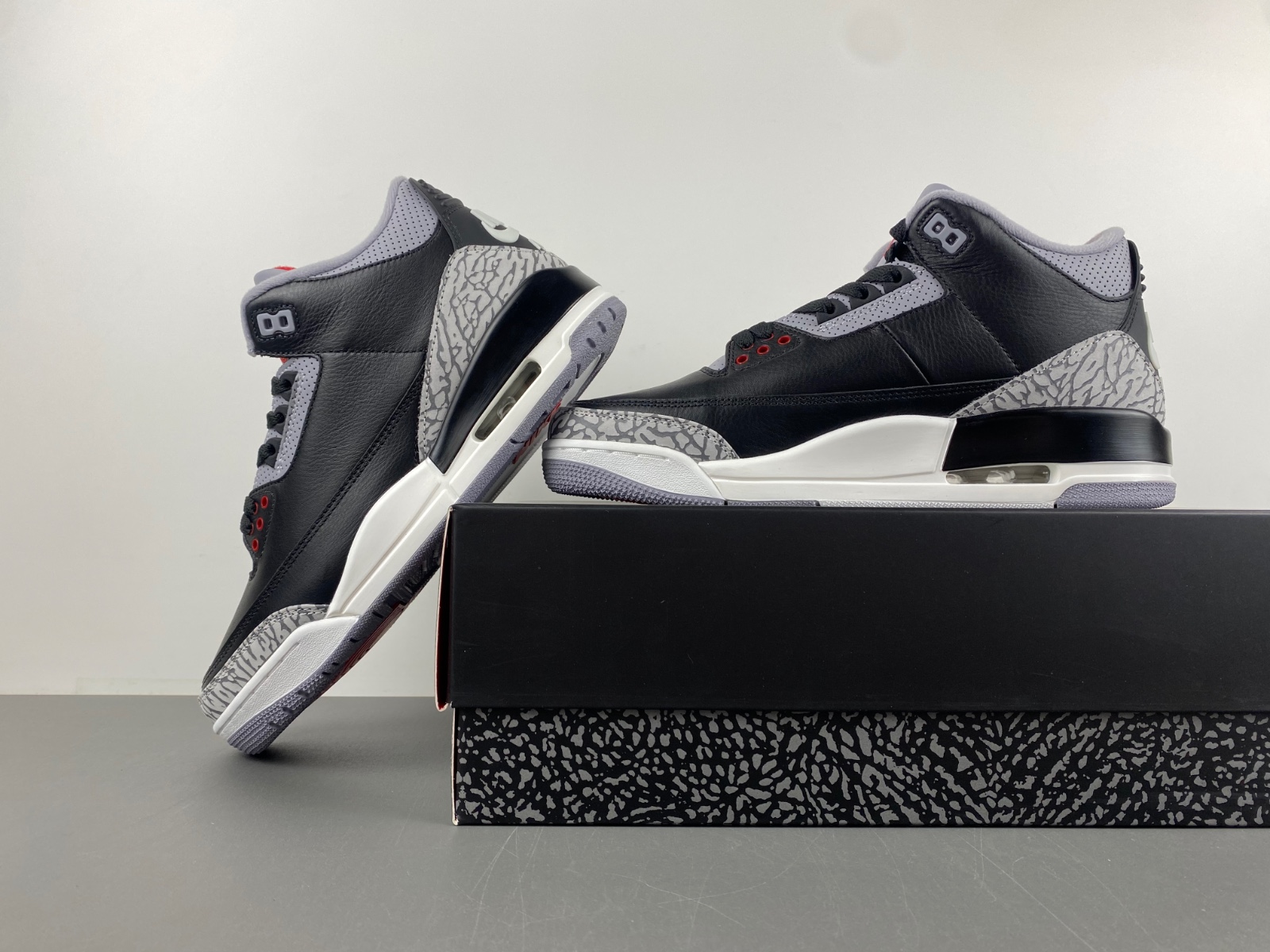 Air Jordan 3 OG “Black Cement” DN3707-010