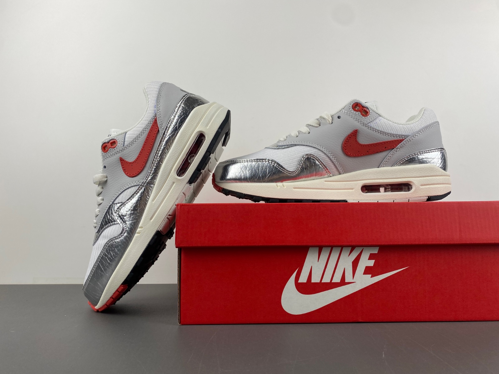 Air Max 1 Premium SE  HF7746-100