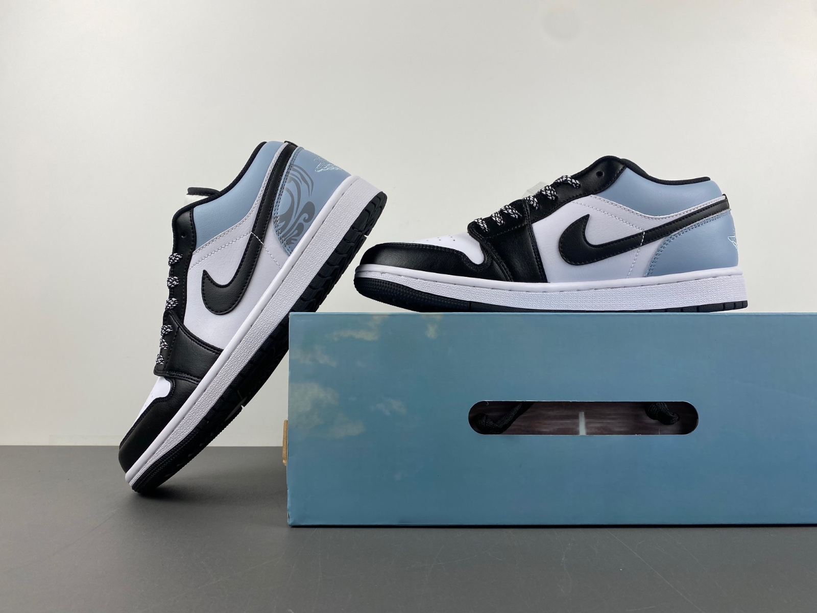 Air Jordan 1 Low  553558-132T