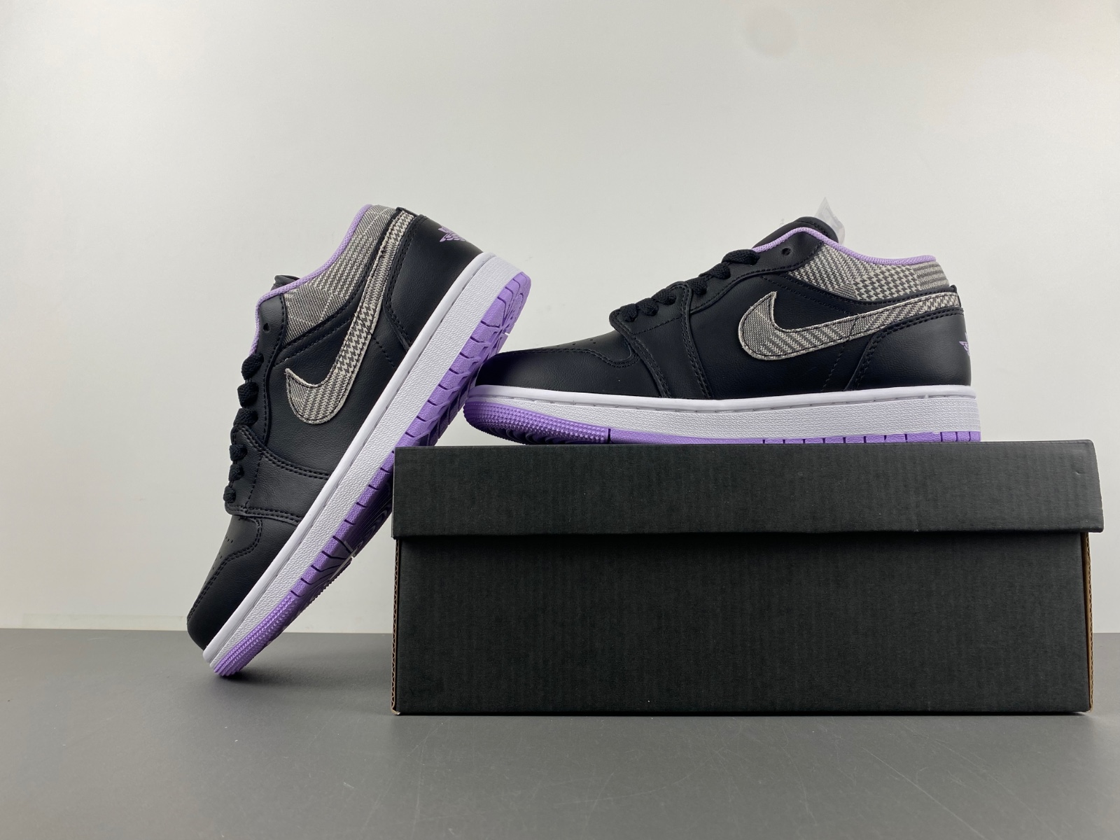 Air Jordan 1 Low Houndstooth DH0570-015