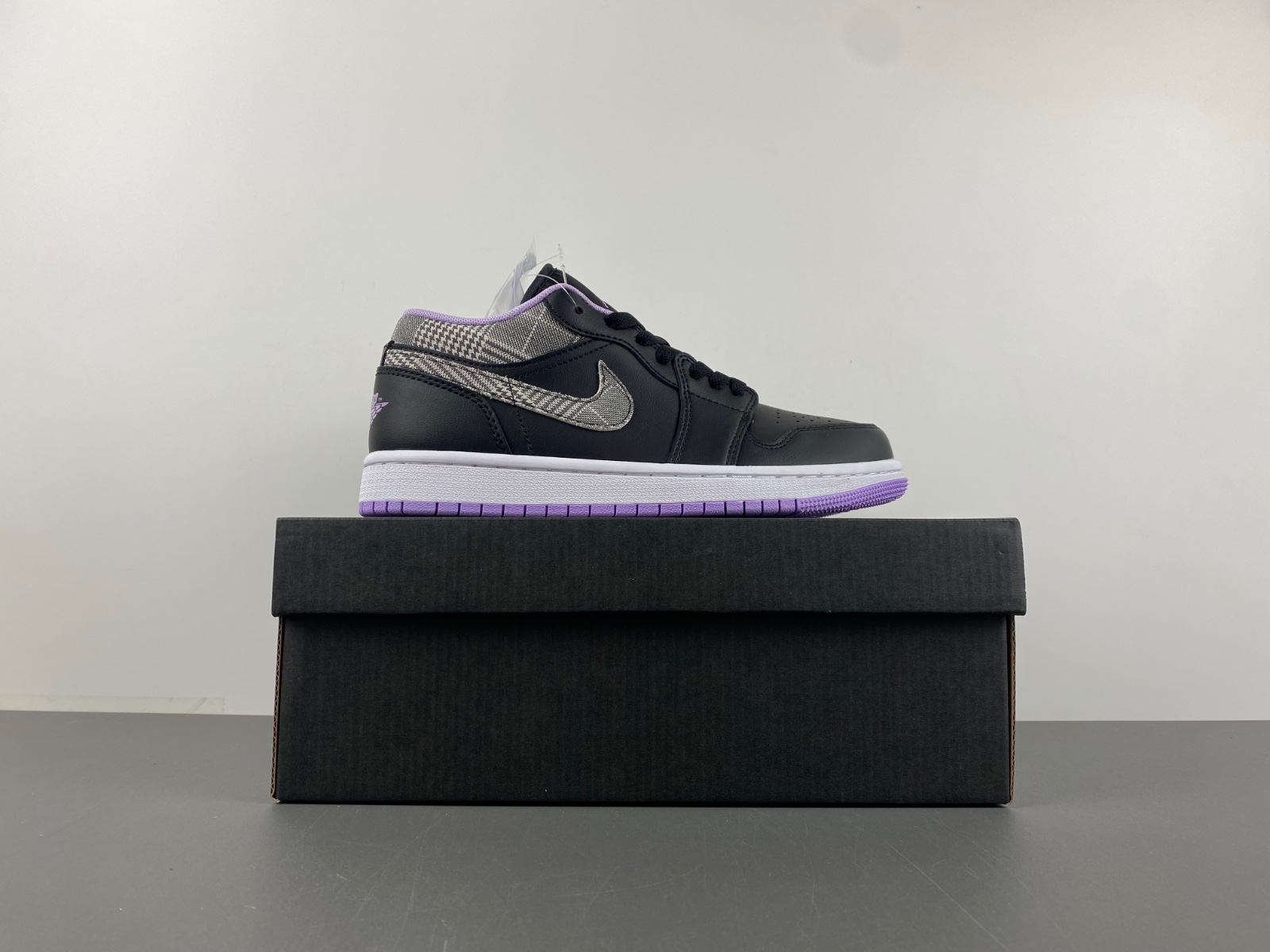 Air Jordan 1 Low Houndstooth DH0570-015