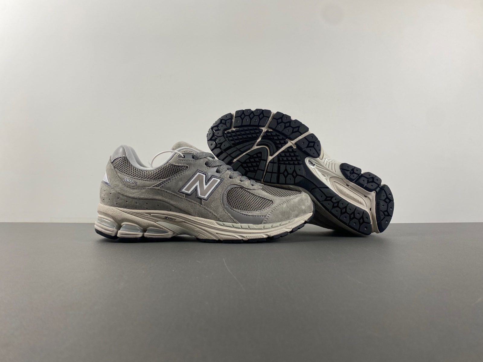 new balance  ML2002RC