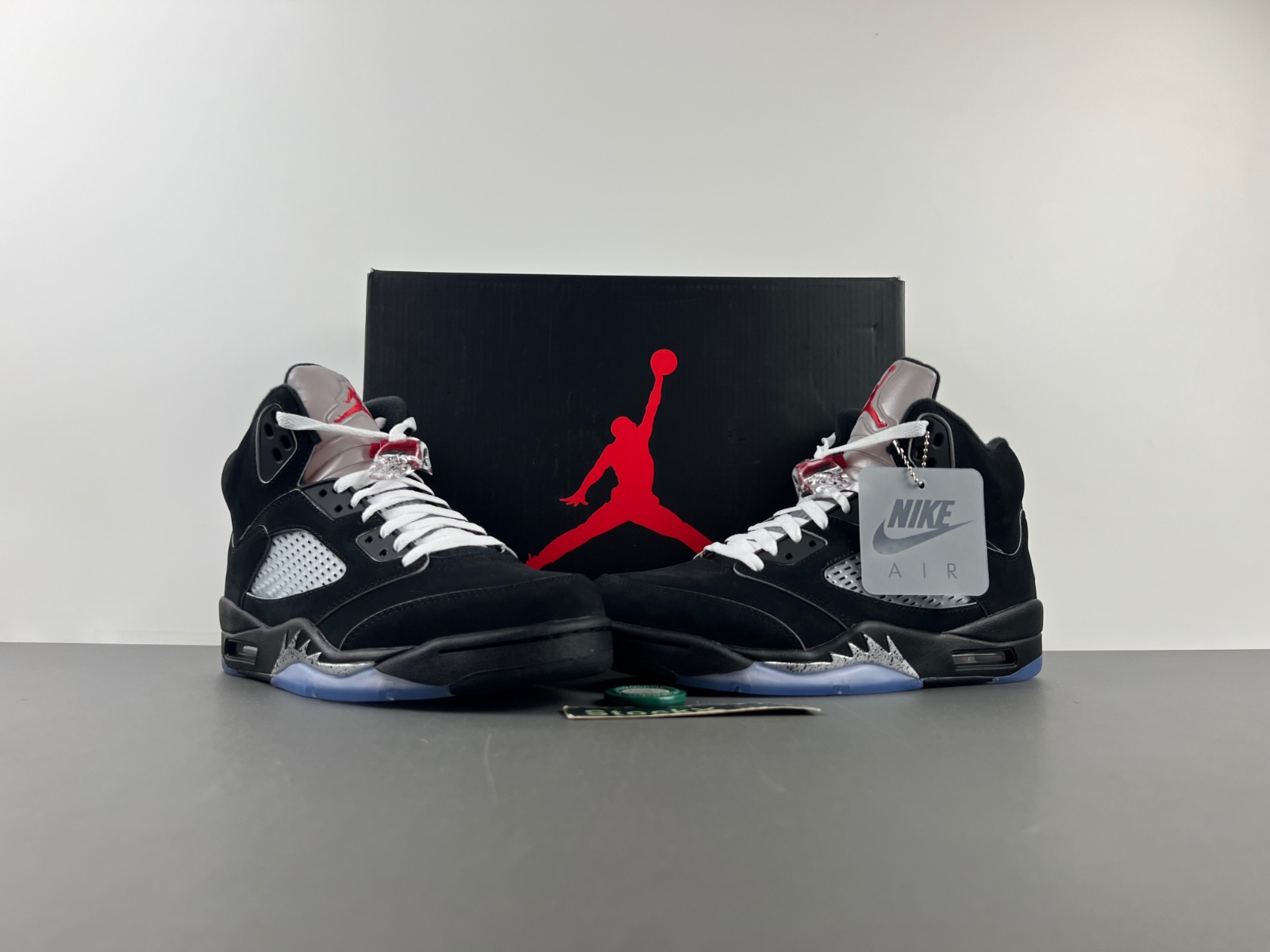 Air Jordan 5 “Black Metallic Reimagined”HF3975-001