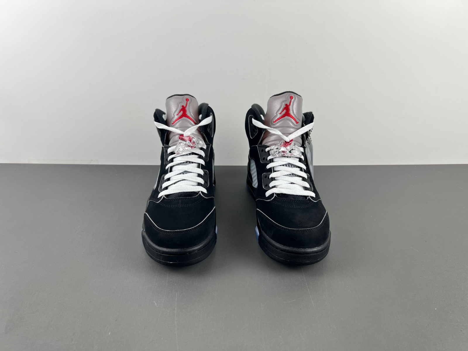 Air Jordan 5 “Black Metallic Reimagined”HF3975-001