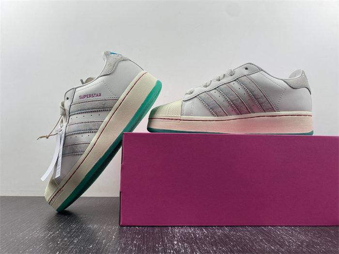 adidas ID1140