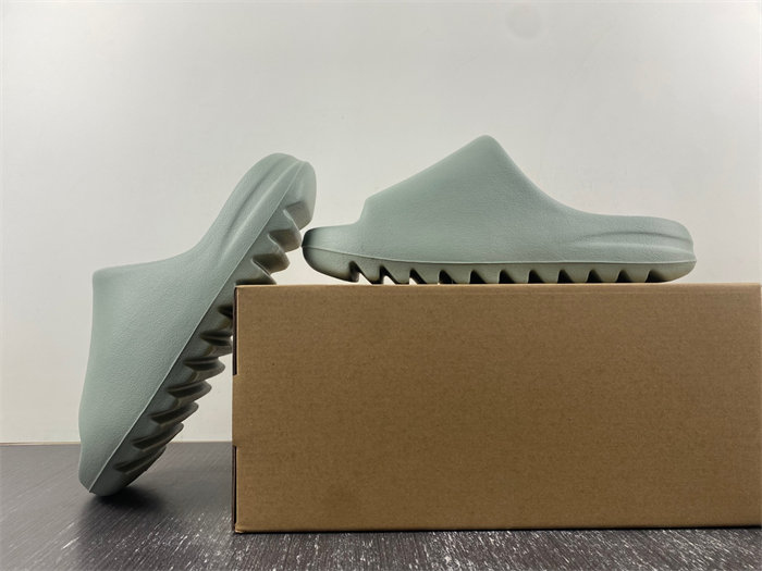 adidas YEEZY SLIDE ID5480