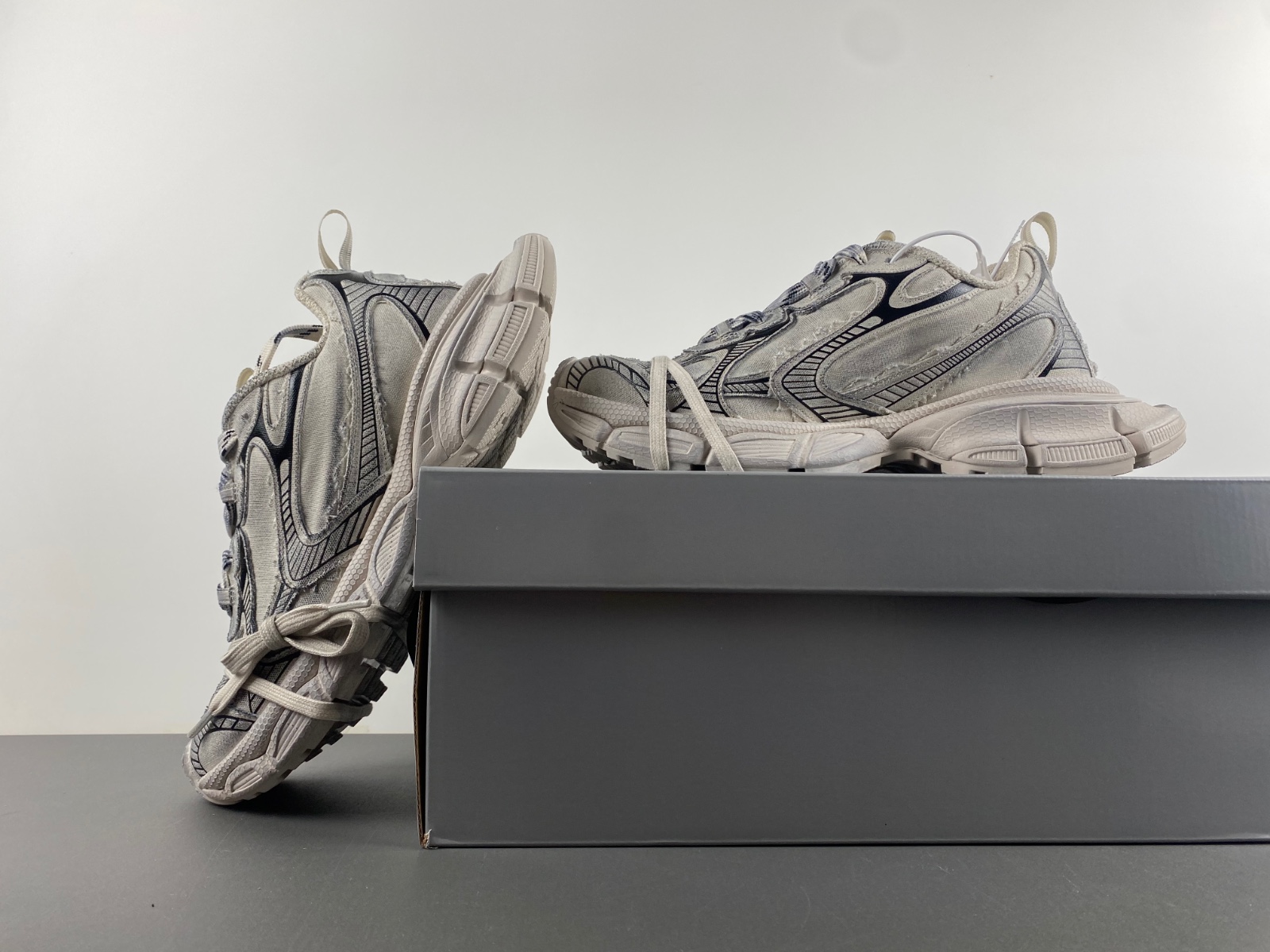 Balenciaga 十IAGA -PHANTOM SNEAKER  734734 W3XDC 2002