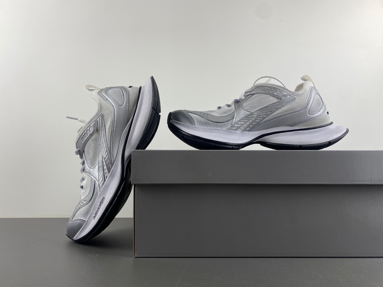 BALENCIAGA 793945 WFLGY 9100