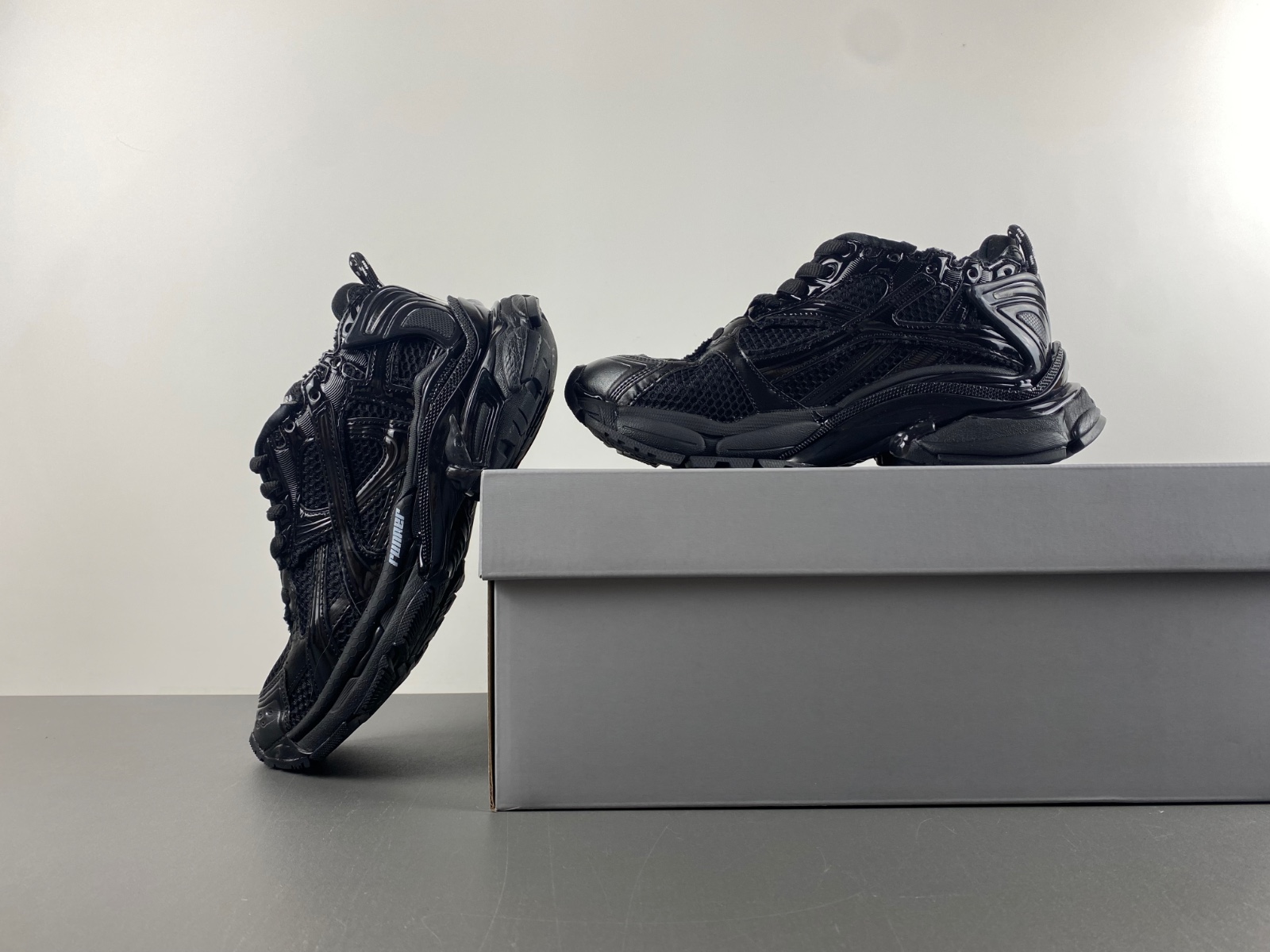 Balenciaga 772767-W3RNY-0135