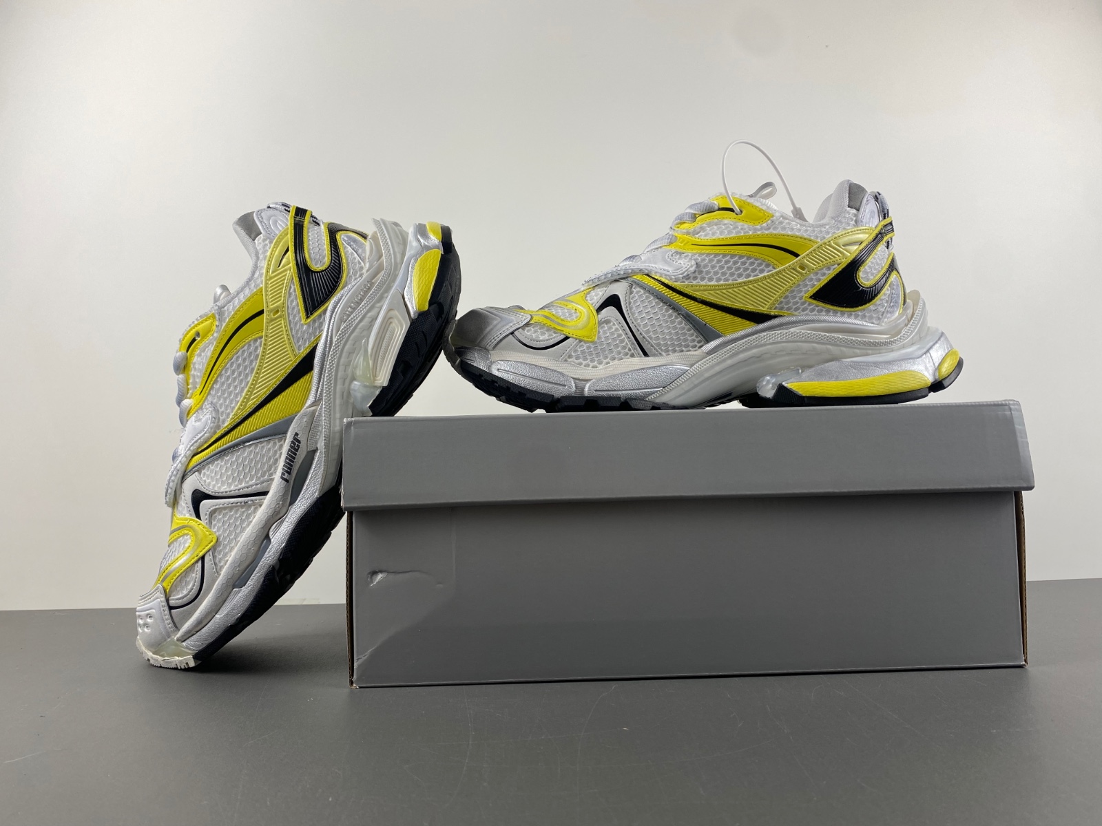 Balenciaga  779066-W3RBXP-9710