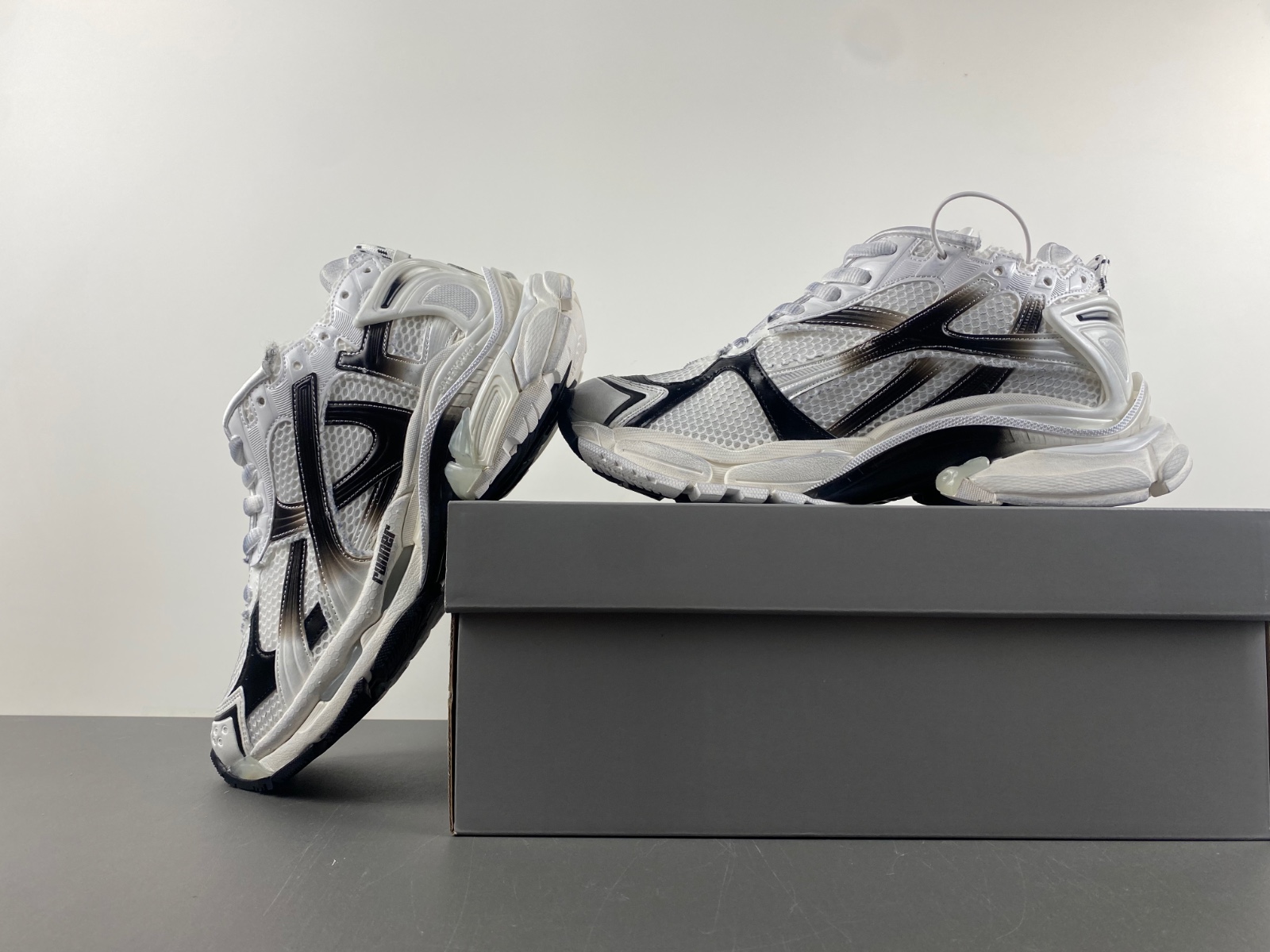 Balenciaga 772774-WRUNG-9010