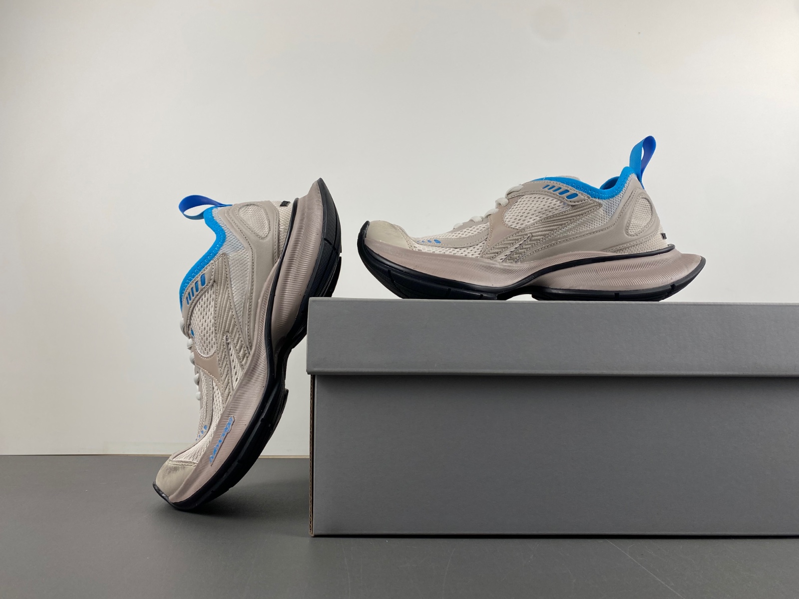 BALENCIAGA 793944 WFLGY 2240