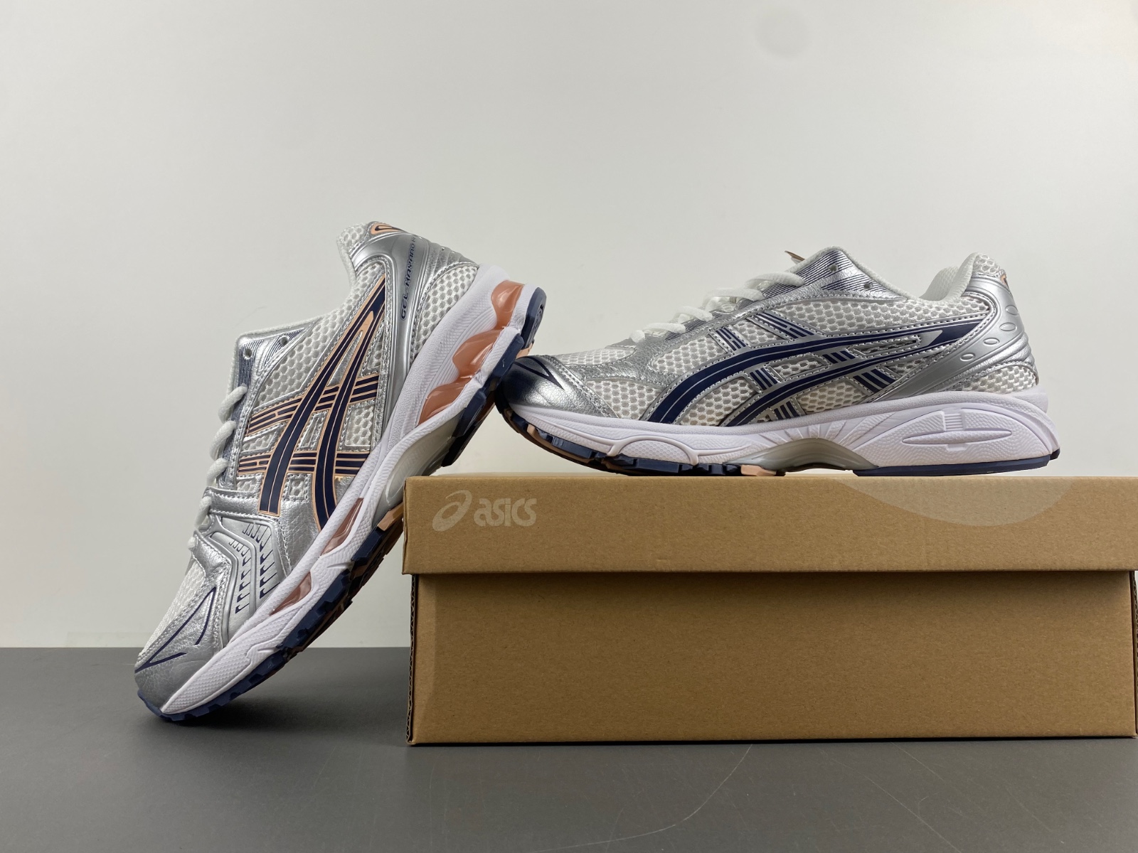 ASICS GEL-Kayano 14 1202A056-103