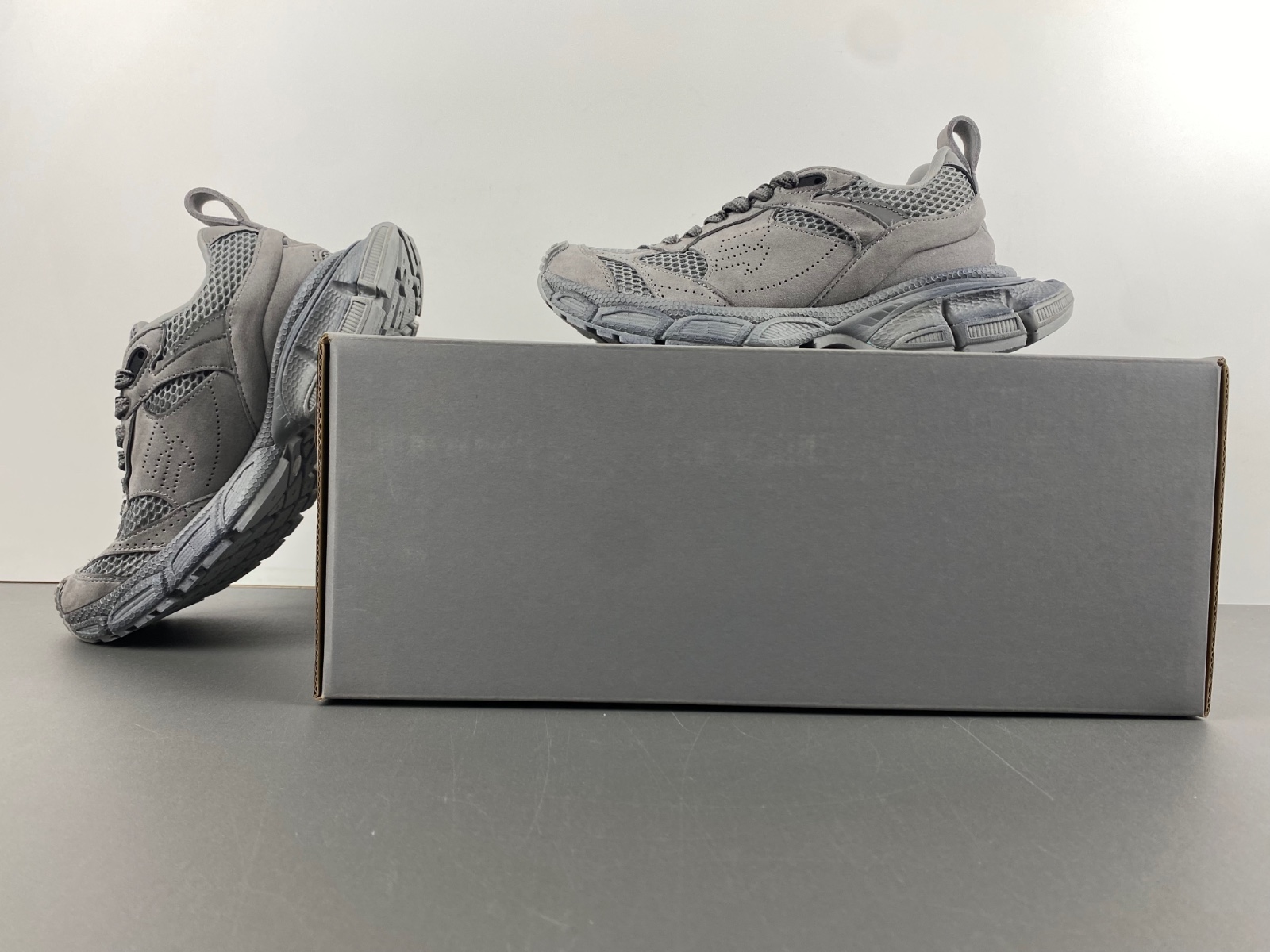 Balenciaga 3XL 230  759693 W3XLH 0210