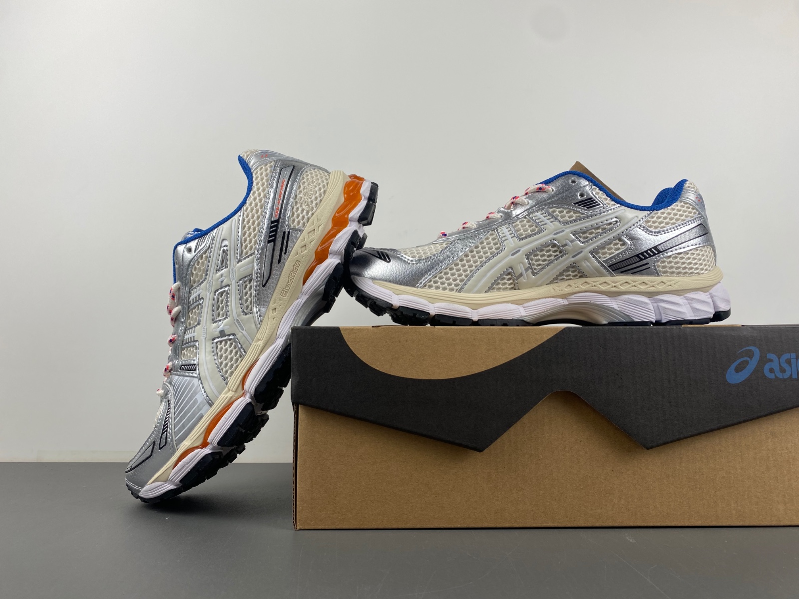 ASICS GEL-KAYANO  1203A555-101