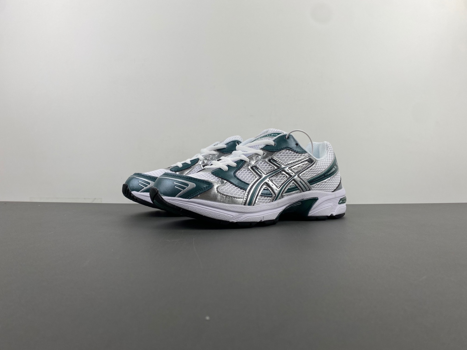 Shop Asics GEL-1130 1201A256-121