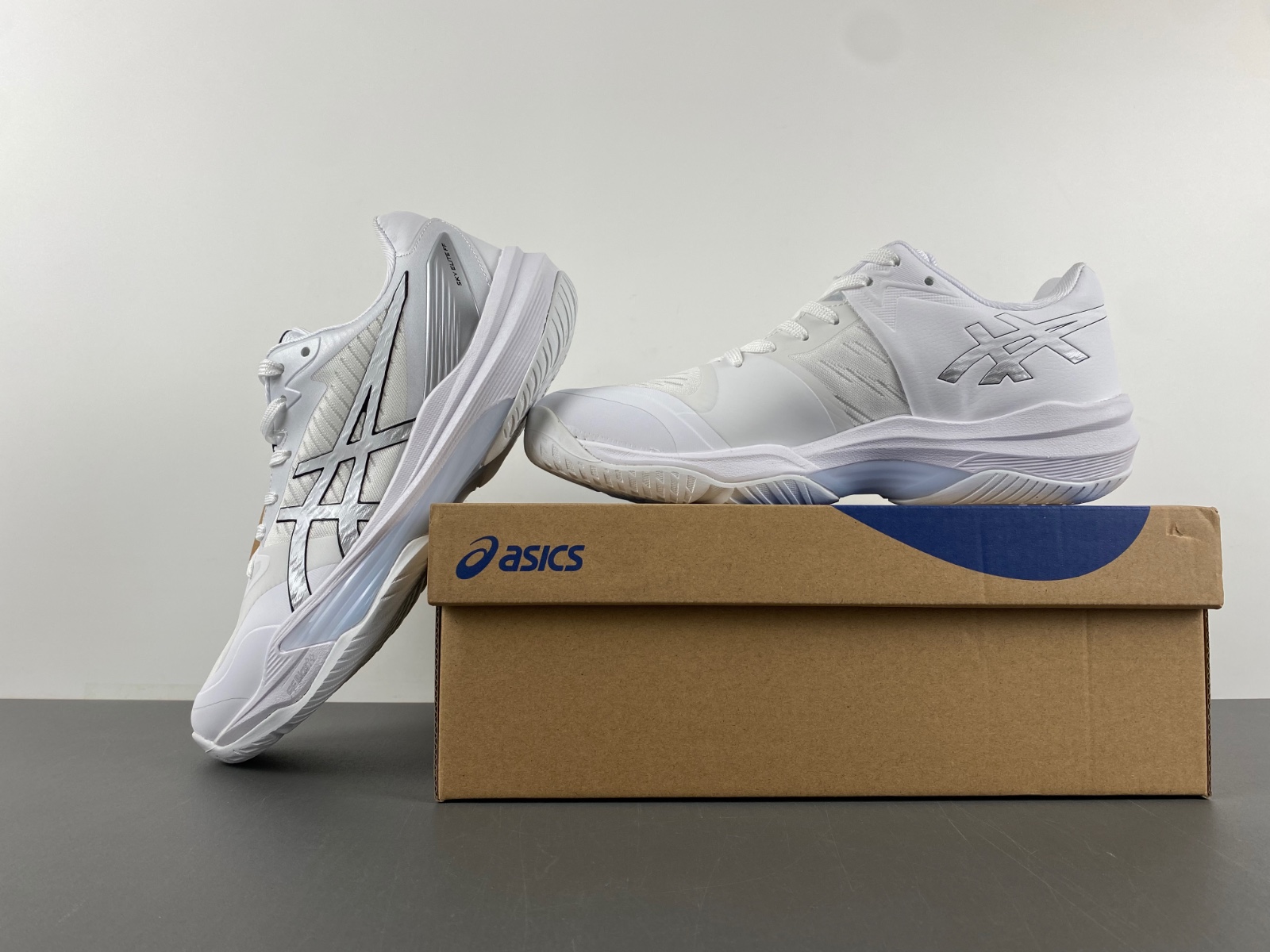 ASICS all white silver 1051A080-100