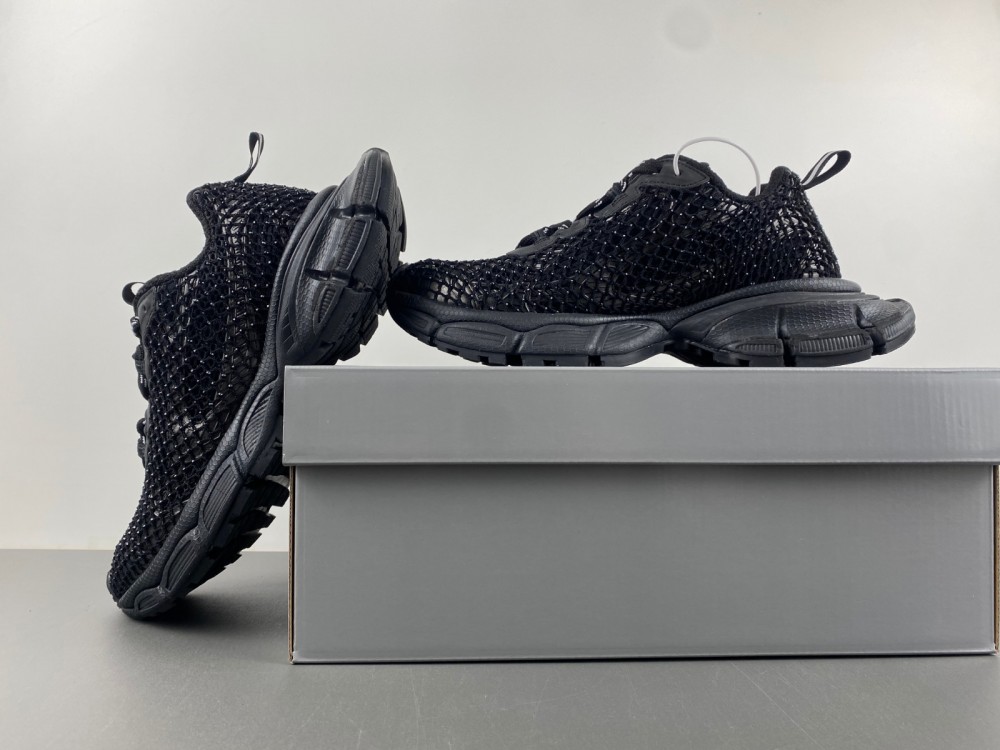 Balenciaga  Phantom Sneaker 788819 W3XFN 0120
