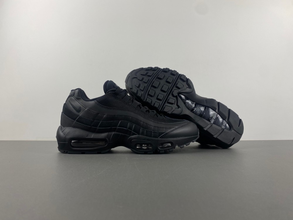 Air Max 95 Essential 'Triple Black'  CL3705-001