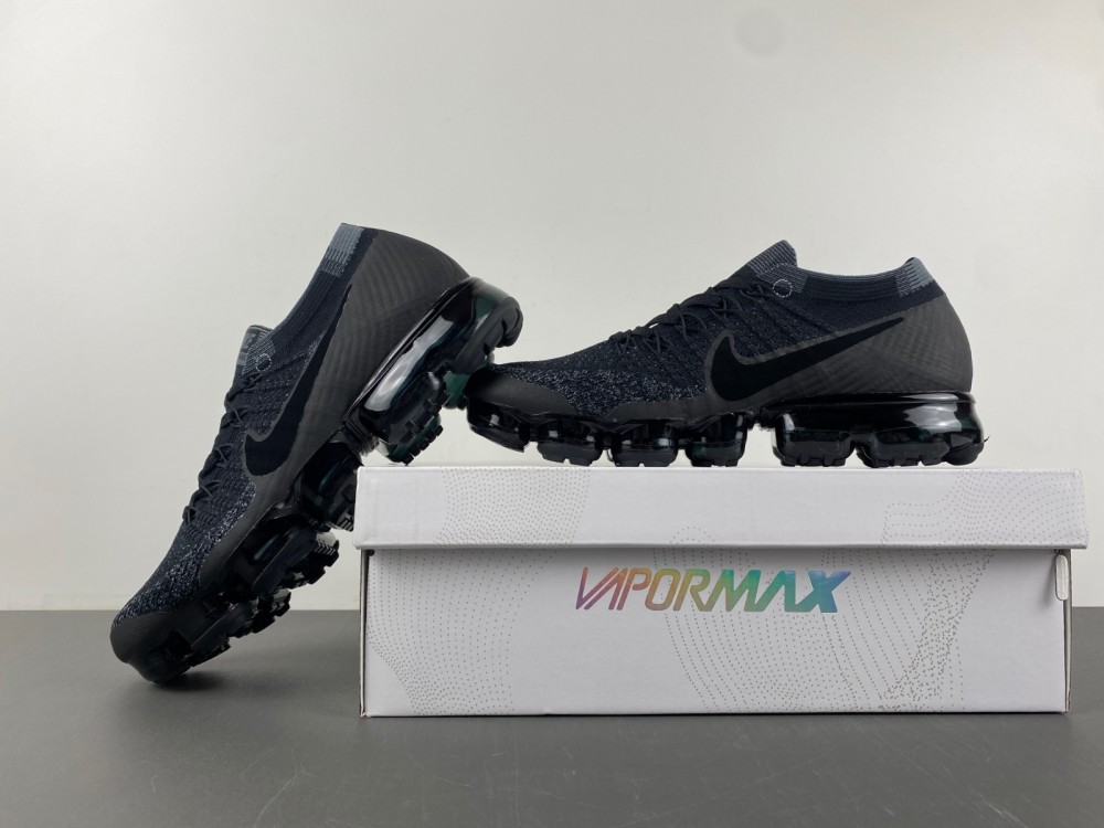 Air VaporMax 'Triple Black'  849558-007