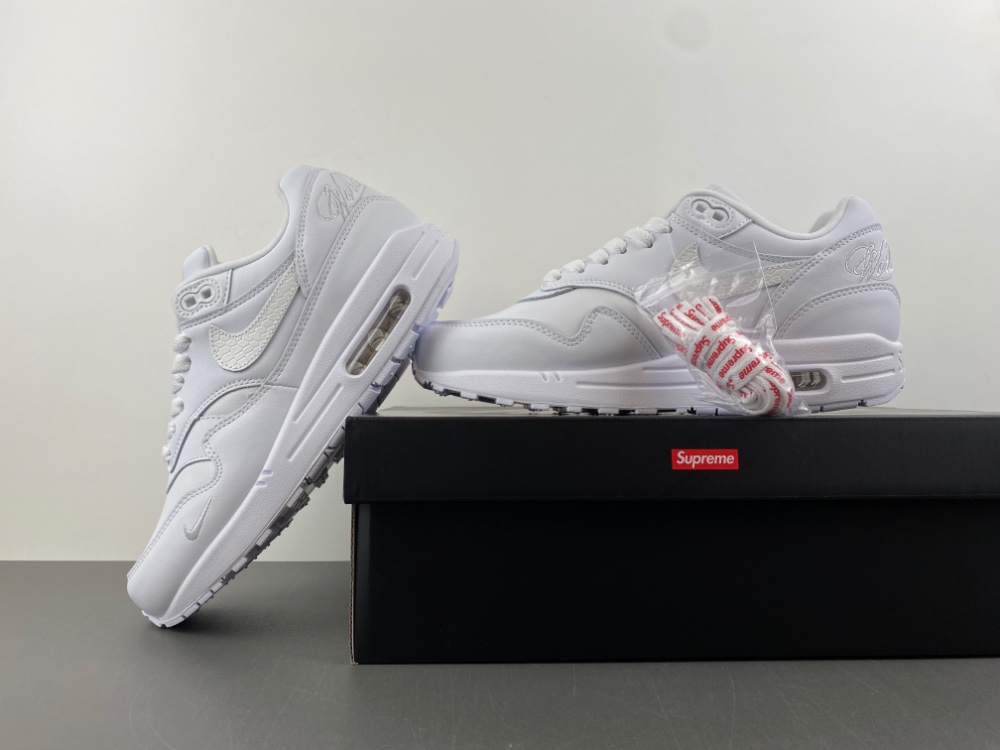 Supreme x Nike Air Max 1 '87  HF8813-100