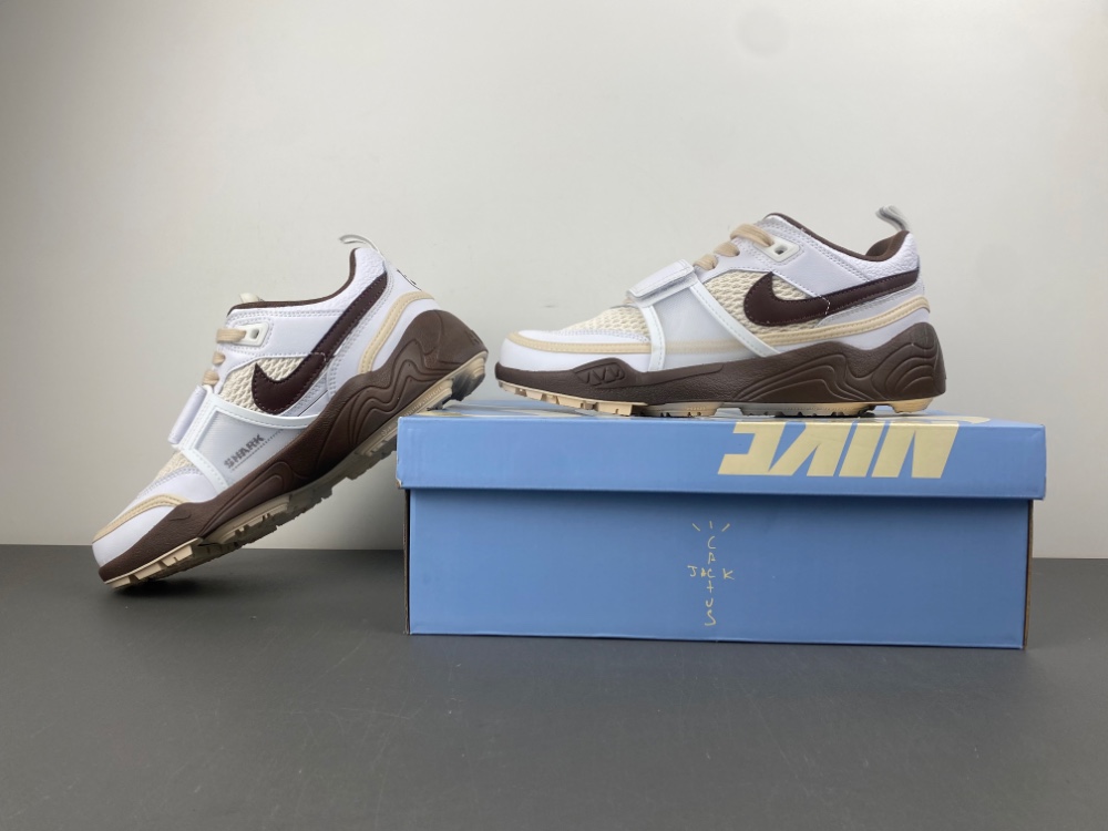 Travis Scott x Nike Zoom Field Jaxx 'Light Chocolate'  HQ3073-100