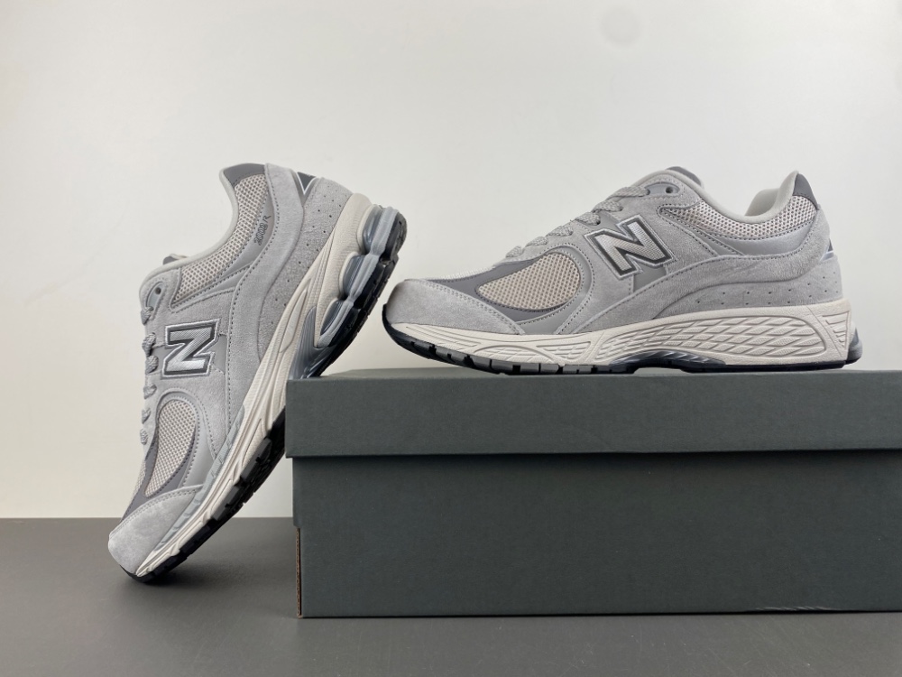 new balance NB 2002  ML2002R0