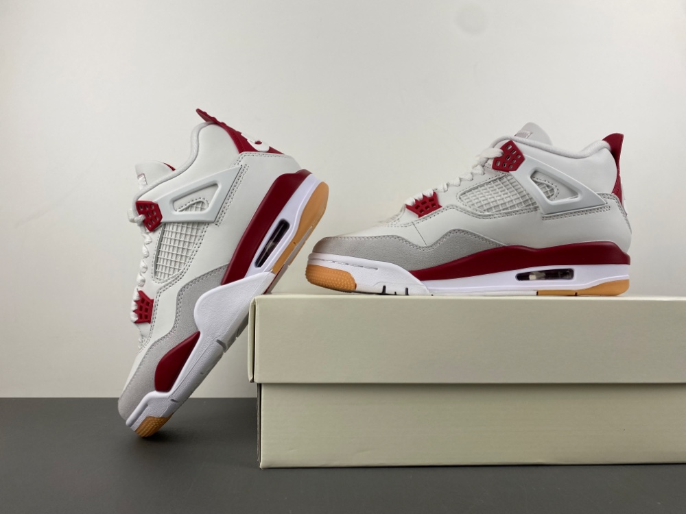 Nike SB x Air Jordan 4 Retro SP 'Varsity Red' SB 2025 DR5415-106
