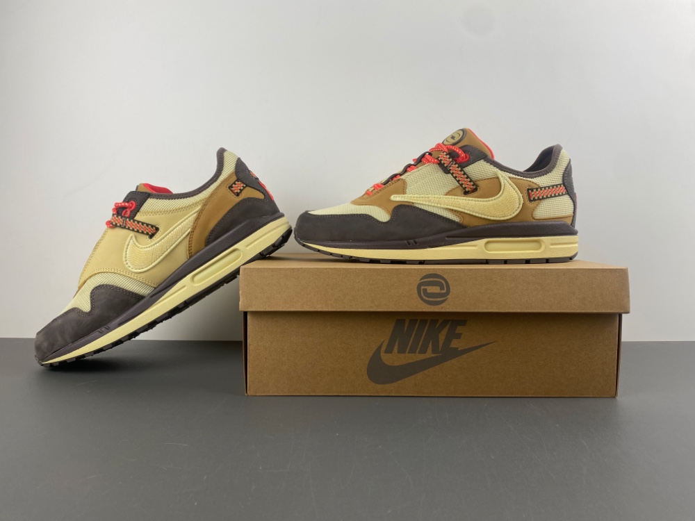 Nike Max1 ts  Travis Scott x MAX1  do9392-200
