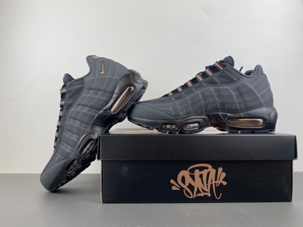Central Cee x Nike Air Max 95  HQ6457-001