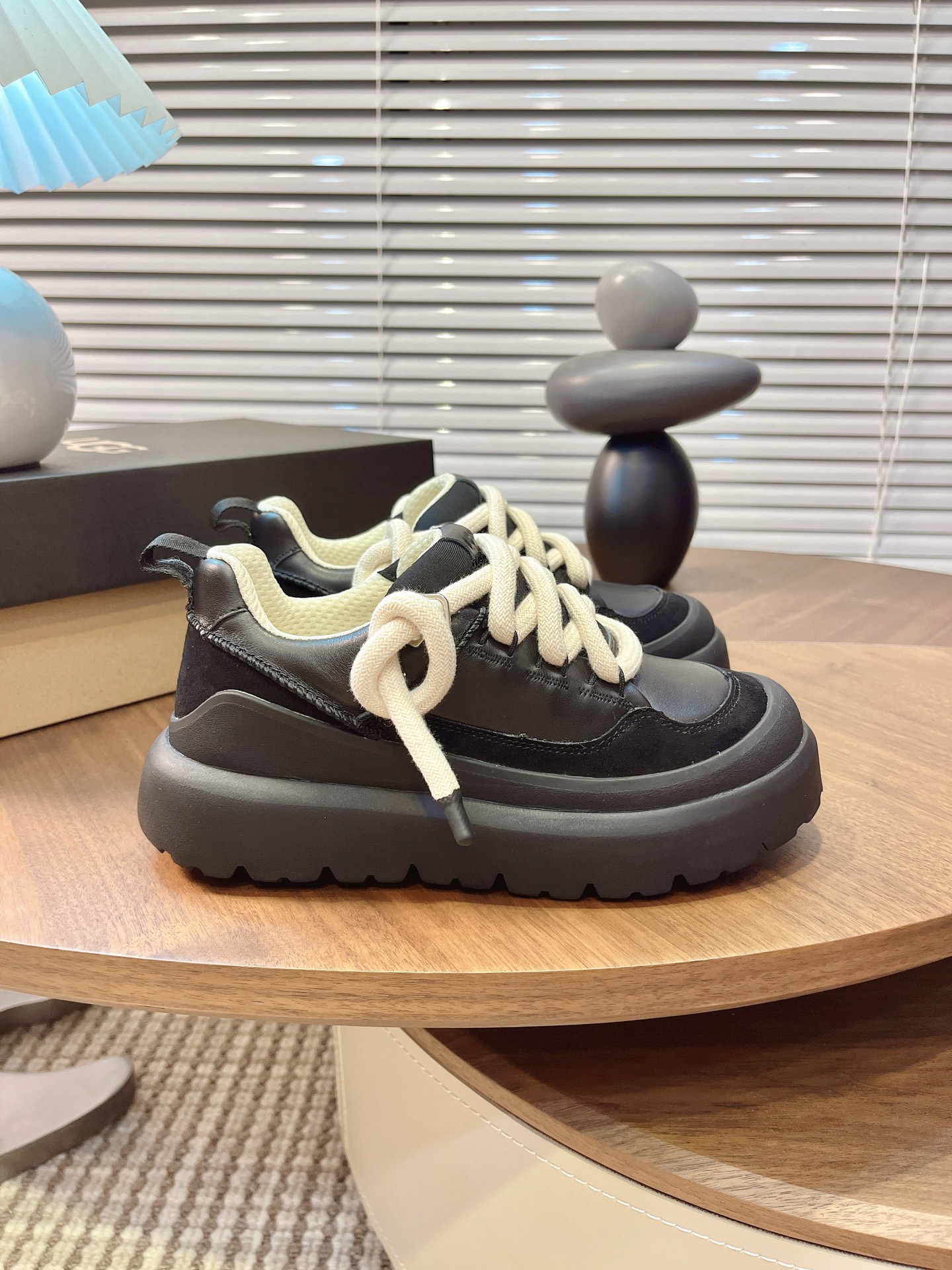 UGG Sneakers