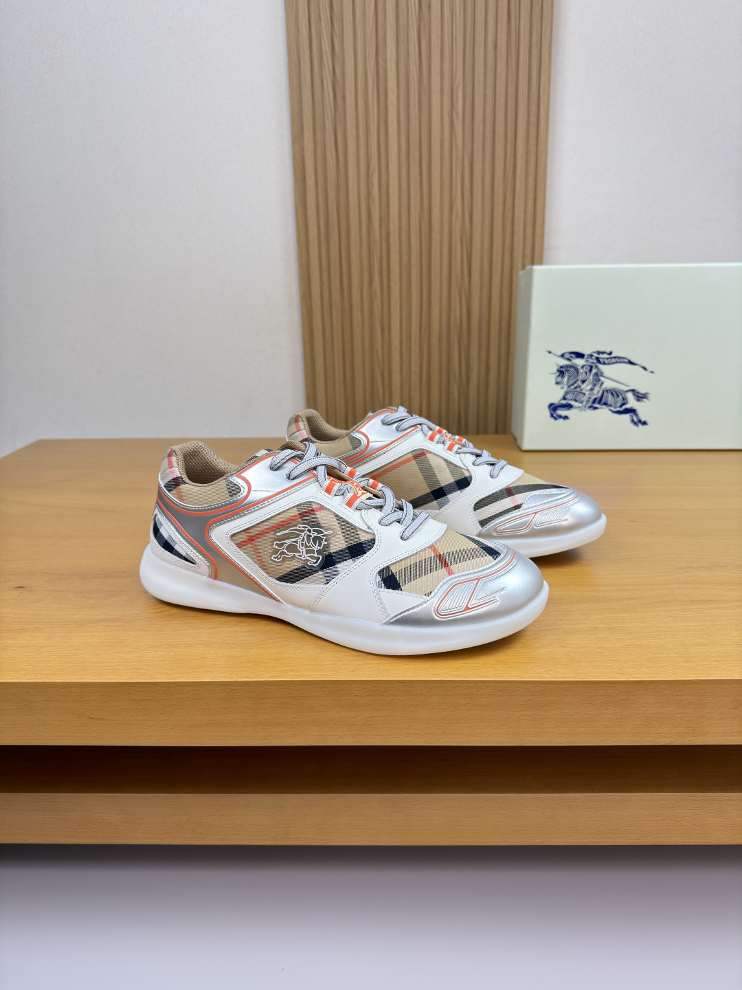 BURBERRY  Sneakers