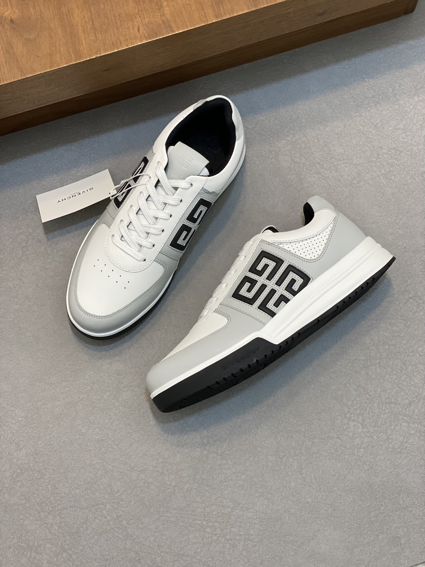 Givenchy Men's sneakers
