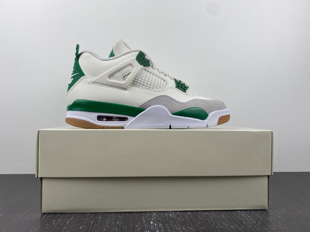 Nike SB x Air Jordan 4 ‘Pine Green’DR5415-103