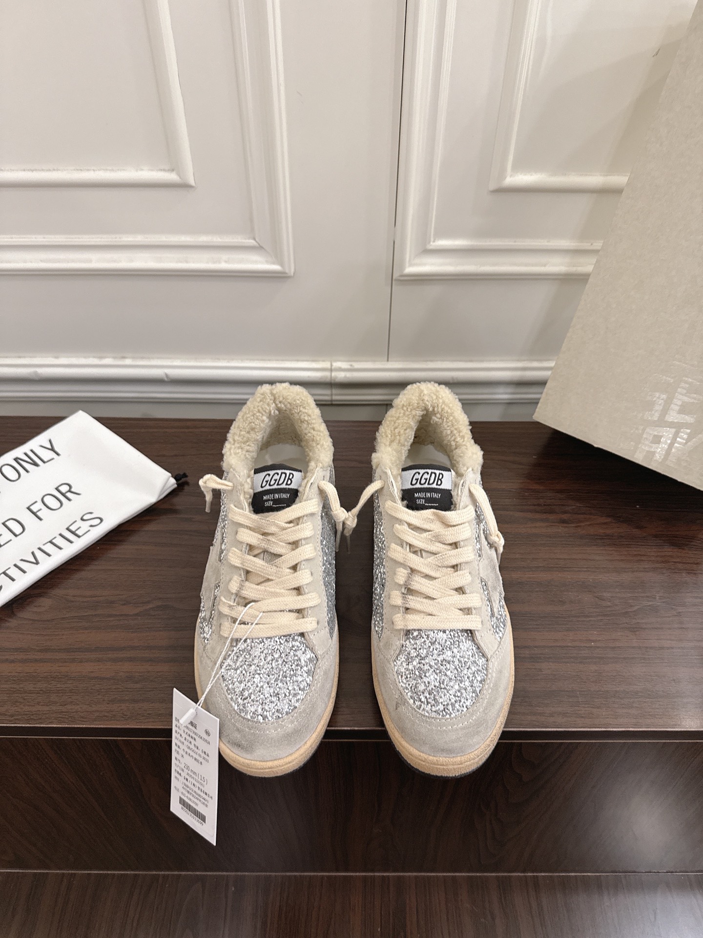 GGDB Sneakers