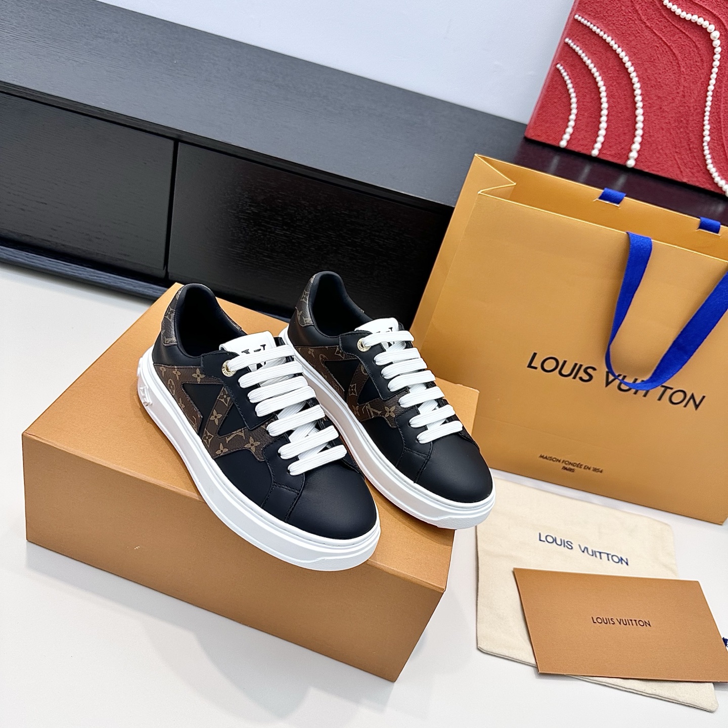 Louis Vuitton Sneakers