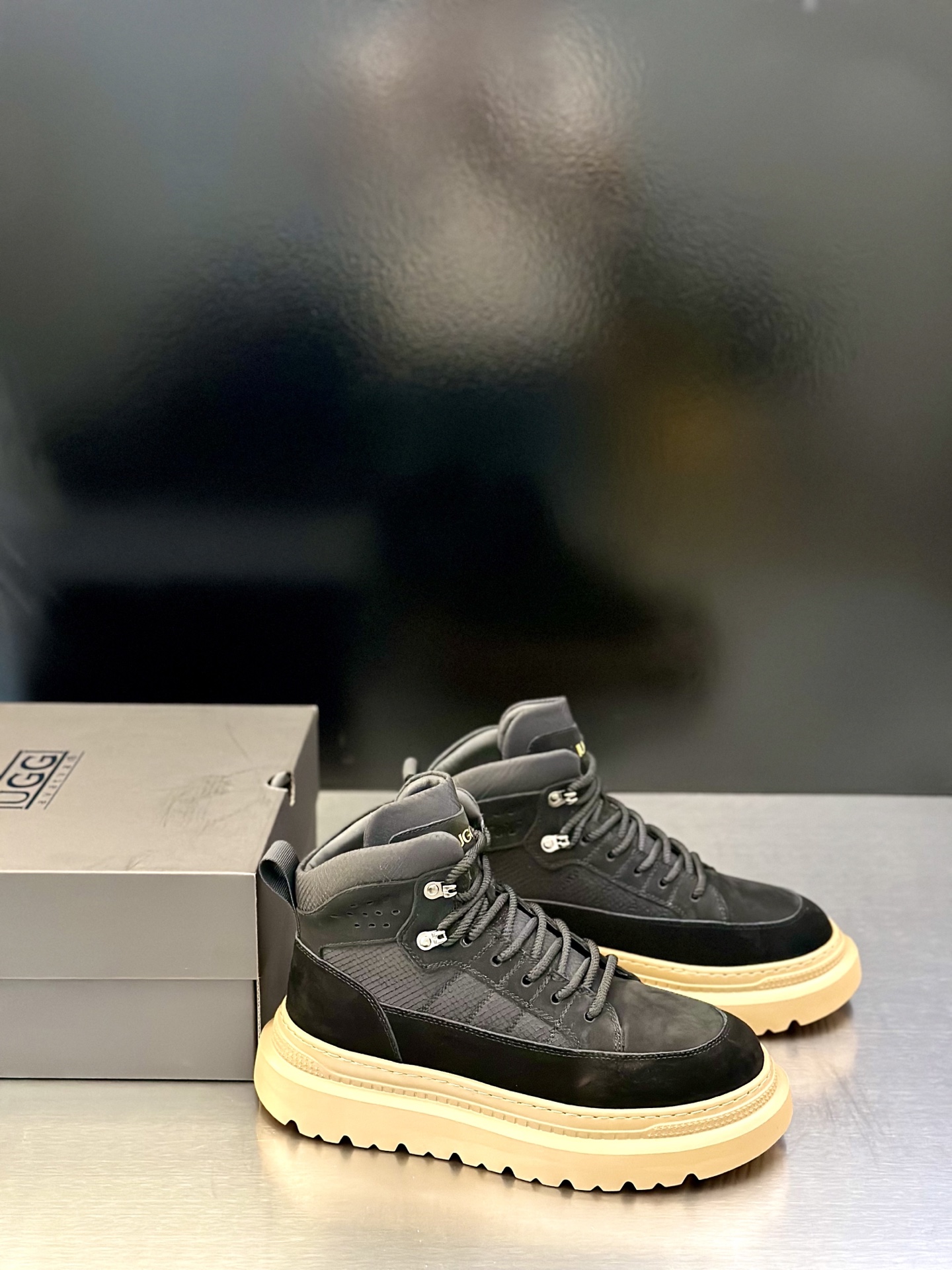 UGG Sneakers