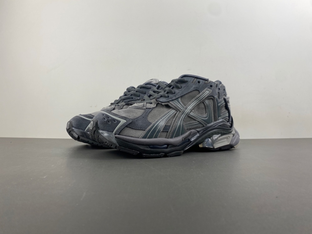 7.5 Balenciaga Runner ，772774 WRNSD 1100