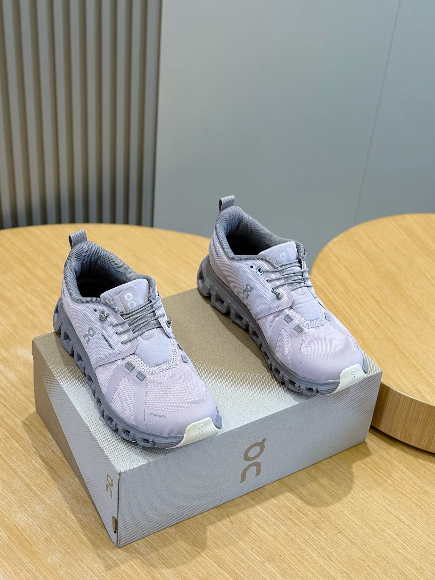 ON Sneakers