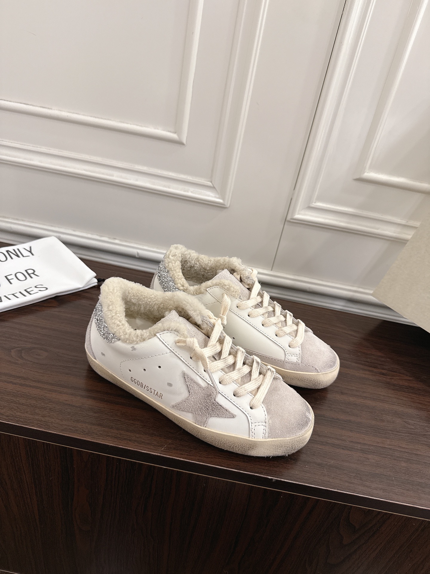 GGDB Sneakers