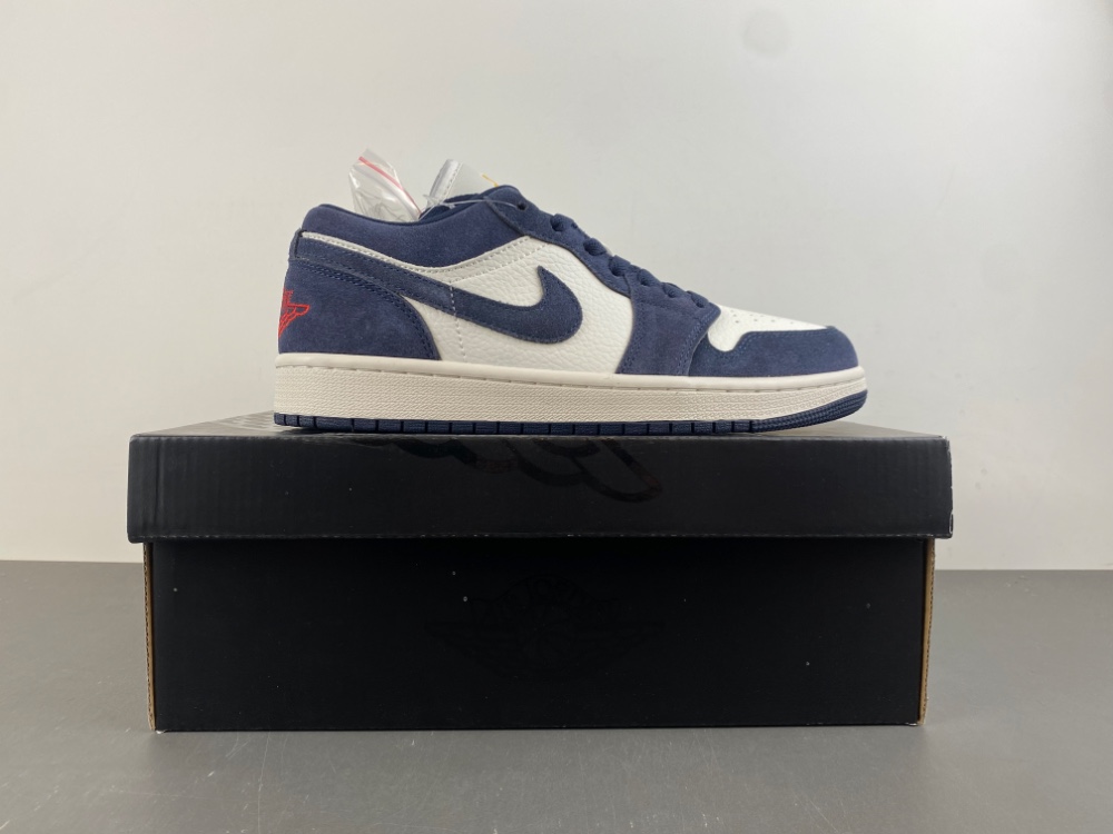 Air Jordan 1 Low SE IO7448-400