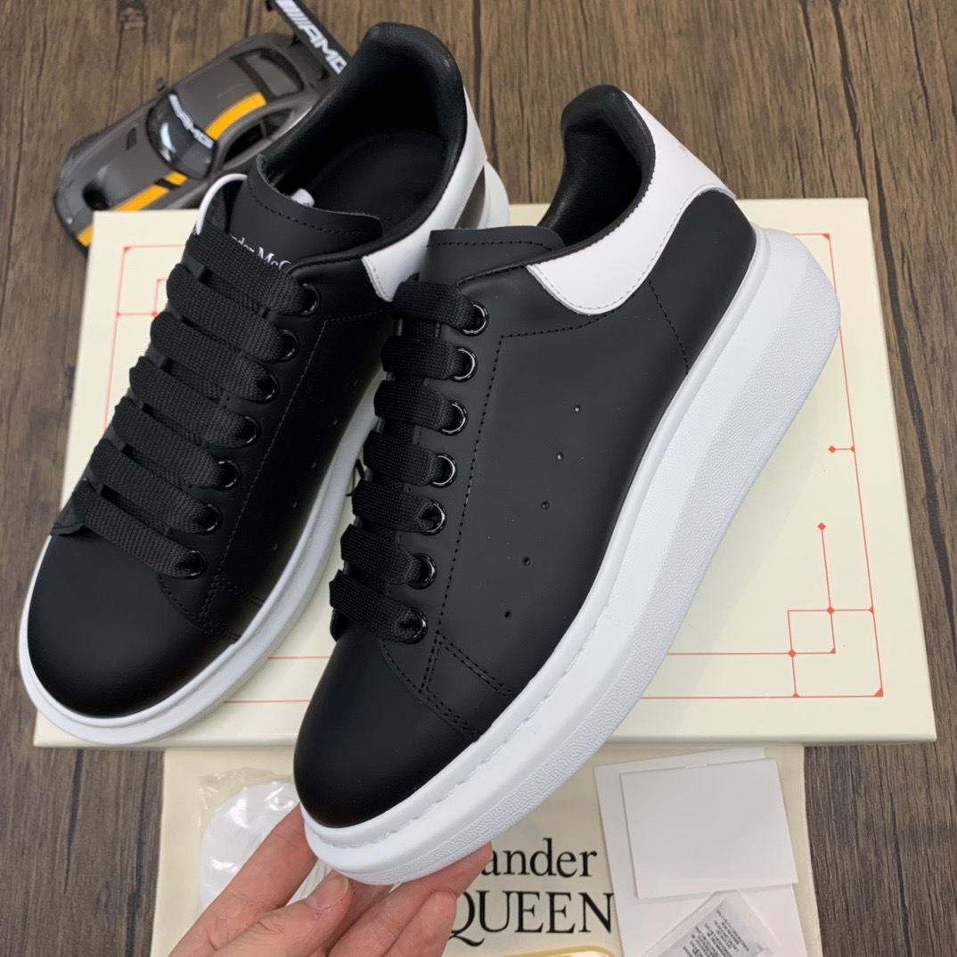 McQuen Black White 553680WHGP51070