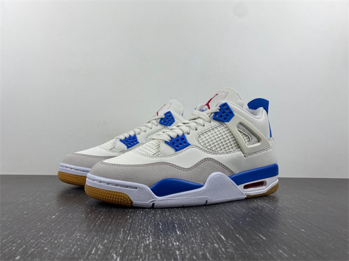 SB x Jordan 4 “Sapphire” DR5415-104